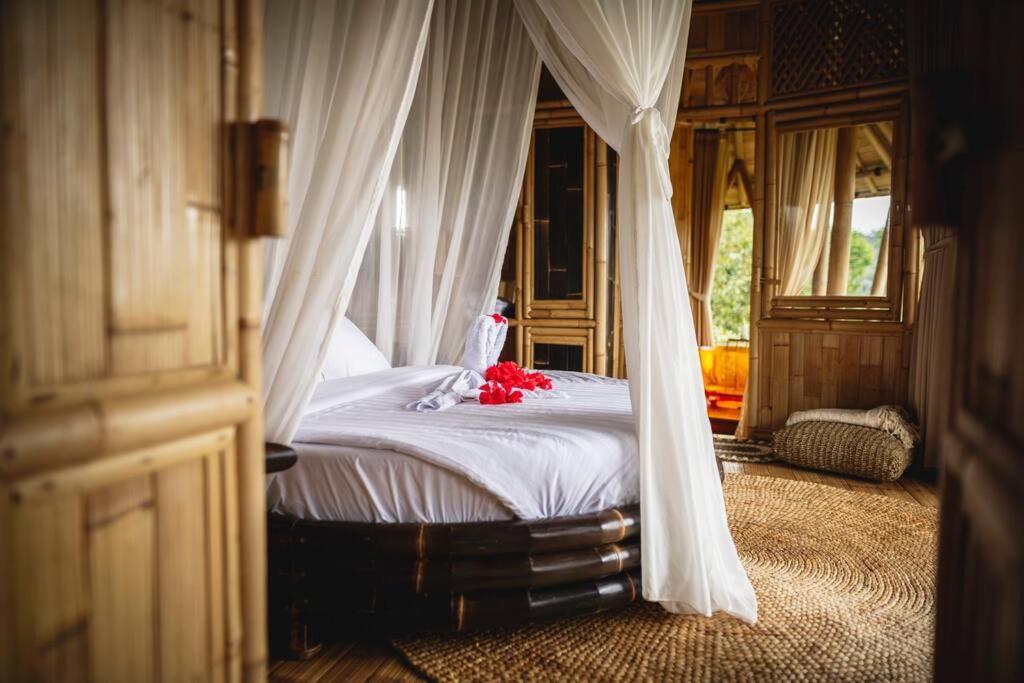 The Nude House Villa Selat Екстериор снимка